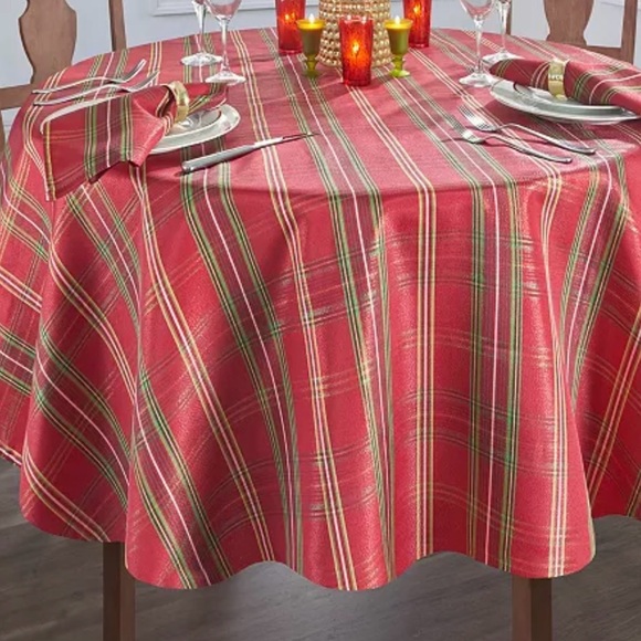New Holiday Tablecloth, Round - Picture 1 of 2